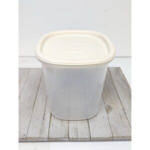 Rubbermaid 3 Qt Servin Saver #6 Sheer Square Canister Storage Stress Crack